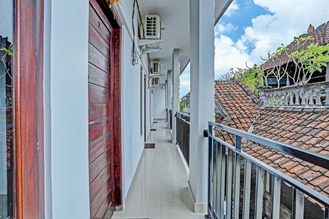 Oyo 91080 Kubu D&D Guesthouse Σεμινιάκ Εξωτερικό φωτογραφία